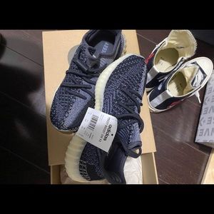 ❌SOLD❌ YEEZY BOOST 350 CARBON